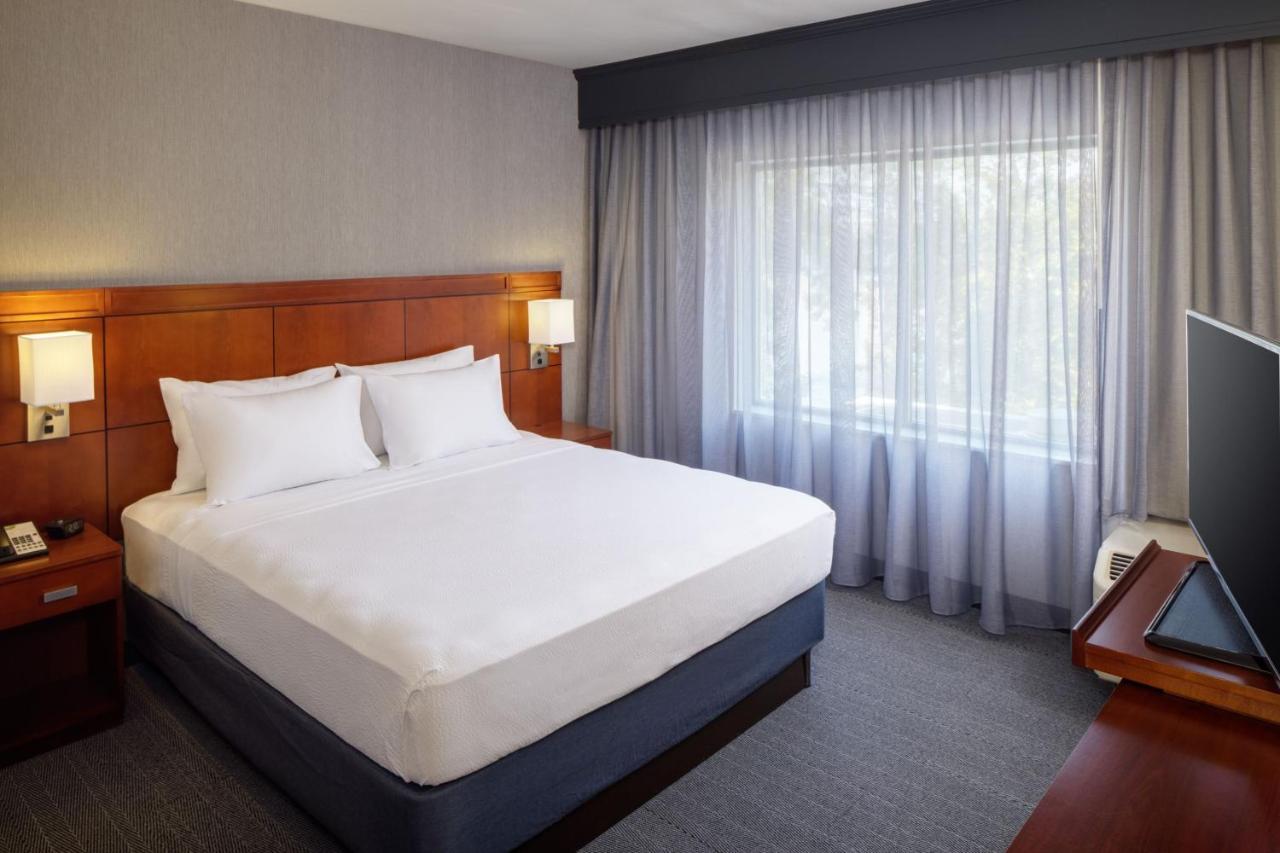 Hotel Courtyard By Marriott Charleston Downtown/Civic Center Exterior foto