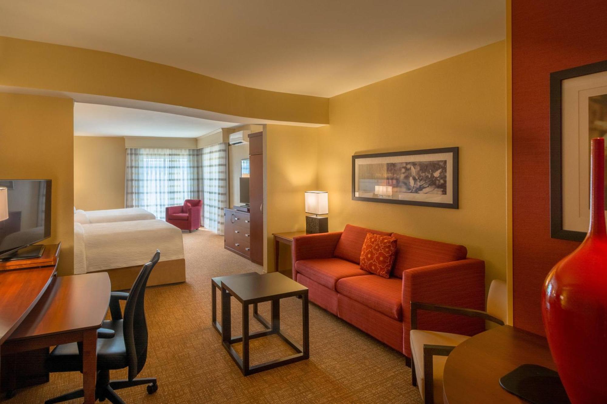 Hotel Courtyard By Marriott Charleston Downtown/Civic Center Exterior foto