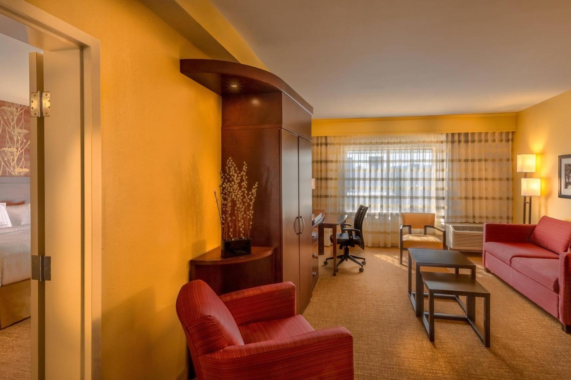 Hotel Courtyard By Marriott Charleston Downtown/Civic Center Exterior foto